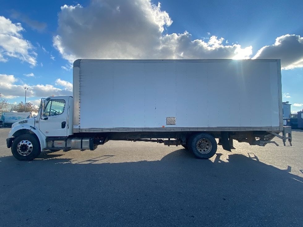 Medium Duty Box Truck-Light and Medium Duty Trucks-Freightliner-2018-M2-Mississauga-ON-462,451\n\t\tkm-$ 42,500 - Image 4