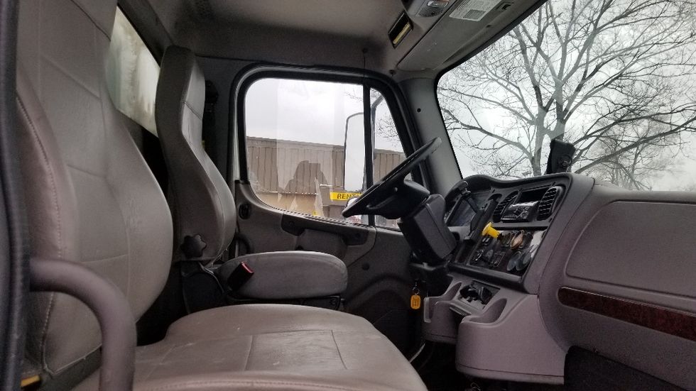 Medium Duty Box Truck-Light and Medium Duty Trucks-Freightliner-2018-M2-Mississauga-ON-508,537\n\t\tkm-$ 30,000 - Image 22