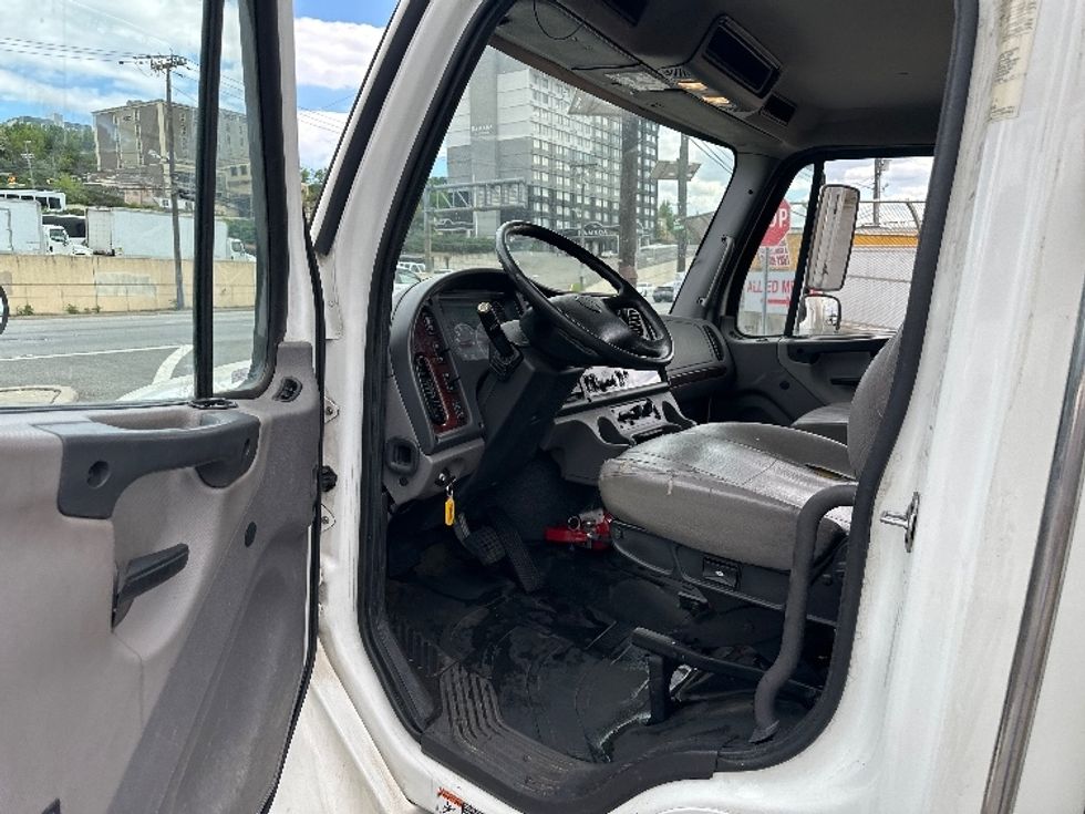 Medium Duty Box Truck-Light and Medium Duty Trucks-Freightliner-2018-M2-North Bergen-NJ-101,404\n\t\tmiles-$ 45,750 - Image 16