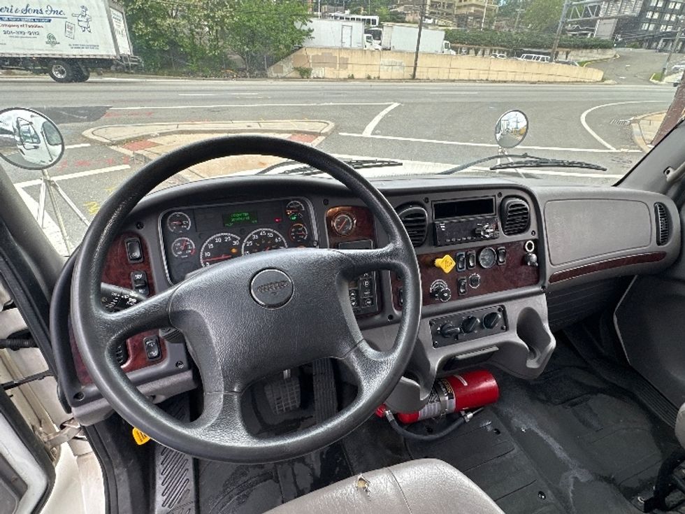 Medium Duty Box Truck-Light and Medium Duty Trucks-Freightliner-2018-M2-North Bergen-NJ-101,404\n\t\tmiles-$ 45,750 - Image 18