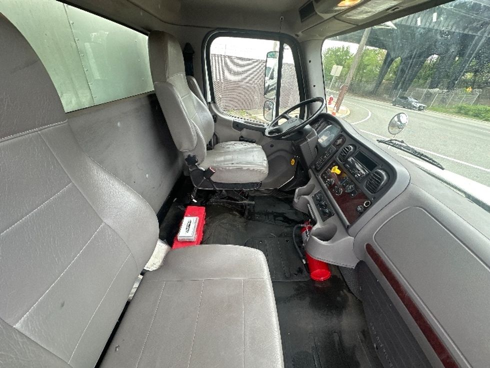 Medium Duty Box Truck-Light and Medium Duty Trucks-Freightliner-2018-M2-North Bergen-NJ-101,404\n\t\tmiles-$ 45,750 - Image 22