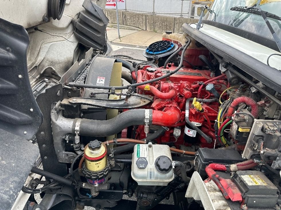 Medium Duty Box Truck-Light and Medium Duty Trucks-Freightliner-2018-M2-North Bergen-NJ-101,404\n\t\tmiles-$ 45,750 - Image 24