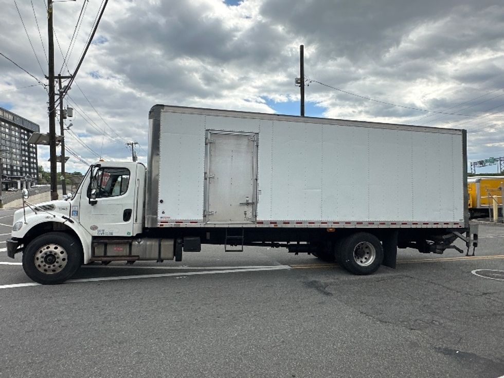 Medium Duty Box Truck-Light and Medium Duty Trucks-Freightliner-2018-M2-North Bergen-NJ-101,404\n\t\tmiles-$ 45,750 - Image 4