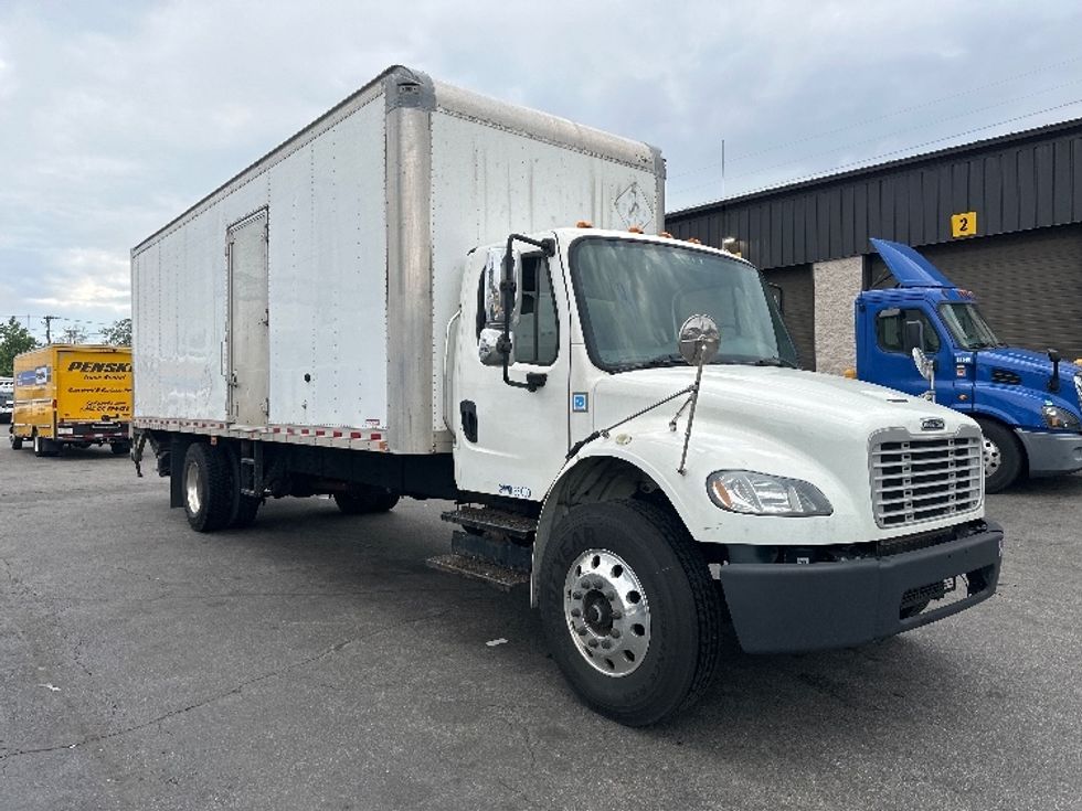 Medium Duty Box Truck-Light and Medium Duty Trucks-Freightliner-2018-M2-North Bergen-NJ-142,698\n\t\tmiles-$ 43,000 - Image 1