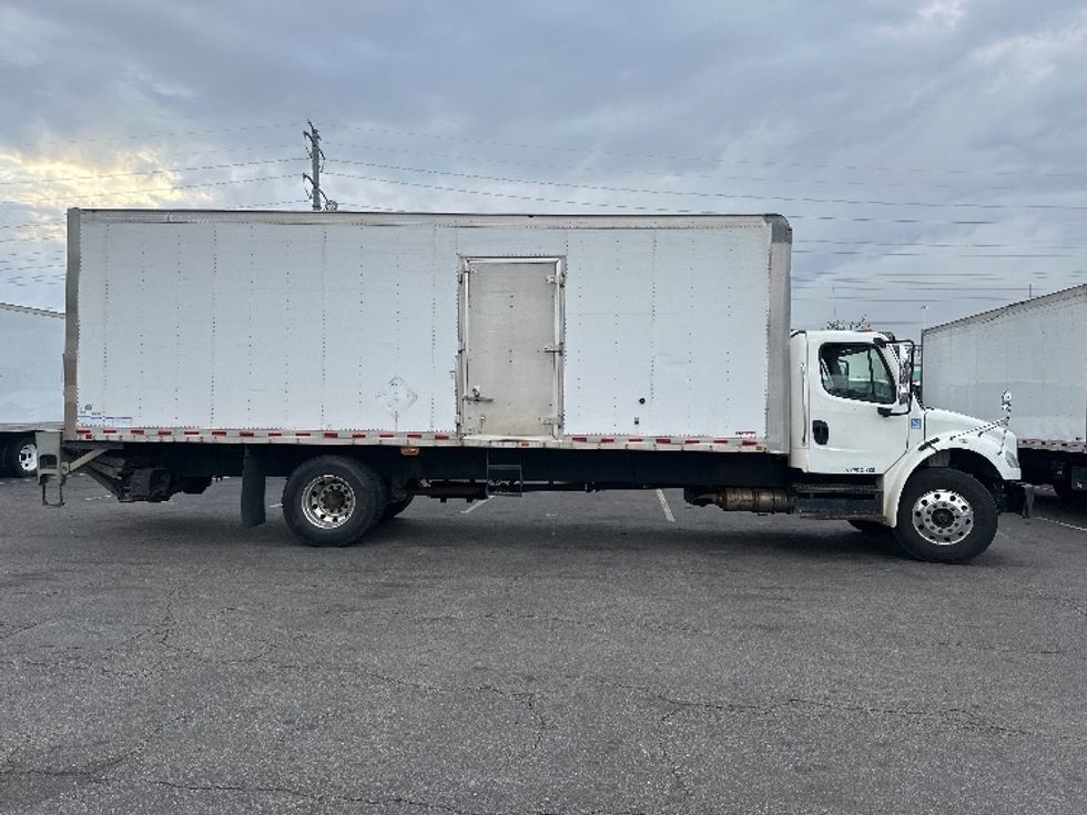 Medium Duty Box Truck-Light and Medium Duty Trucks-Freightliner-2018-M2-North Bergen-NJ-142,698\n\t\tmiles-$ 43,000 - Image 15