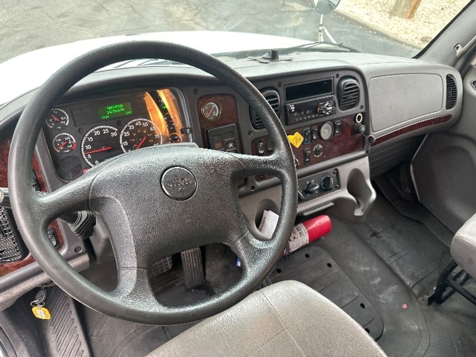 Medium Duty Box Truck-Light and Medium Duty Trucks-Freightliner-2018-M2-North Bergen-NJ-142,698\n\t\tmiles-$ 43,000 - Image 17