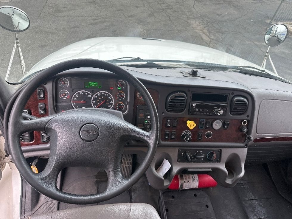 Medium Duty Box Truck-Light and Medium Duty Trucks-Freightliner-2018-M2-North Bergen-NJ-142,698\n\t\tmiles-$ 43,000 - Image 18