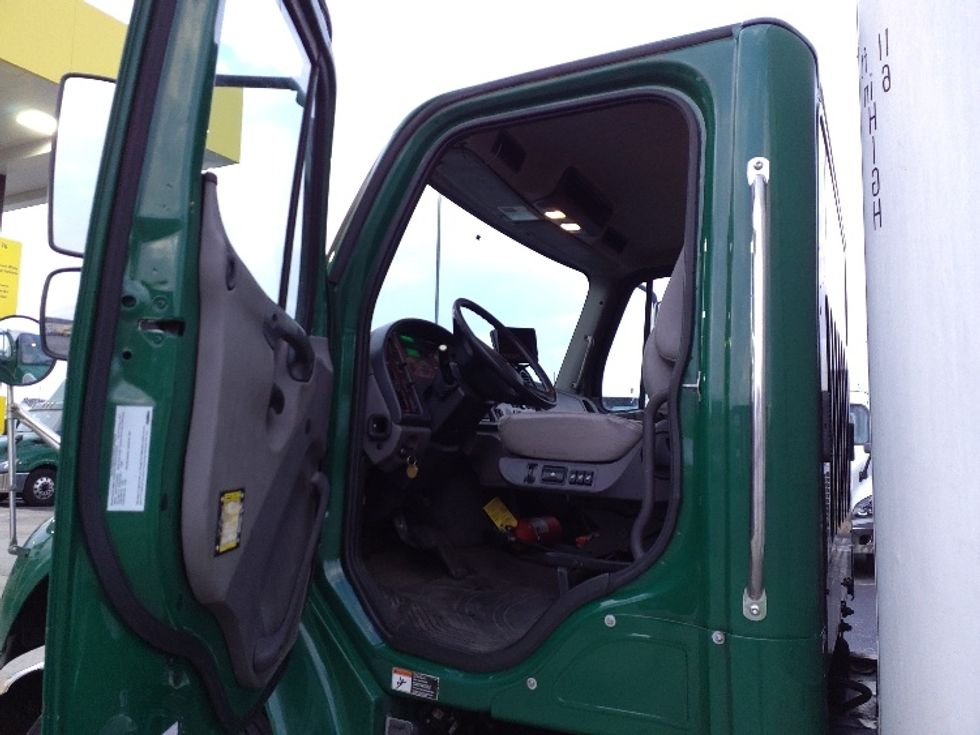 Medium Duty Box Truck-Light and Medium Duty Trucks-Freightliner-2018-M2-Norton-MA-167,438\n\t\tmiles-$ 60,000 - Image 16