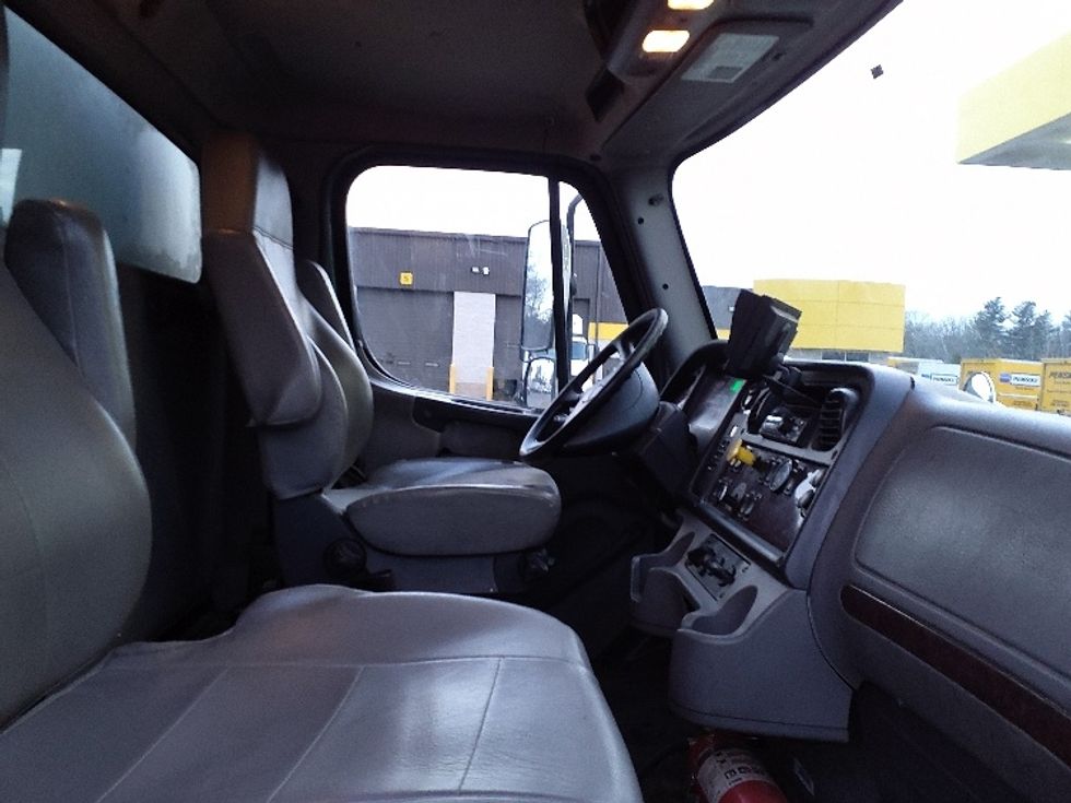 Medium Duty Box Truck-Light and Medium Duty Trucks-Freightliner-2018-M2-Norton-MA-167,438\n\t\tmiles-$ 60,000 - Image 22