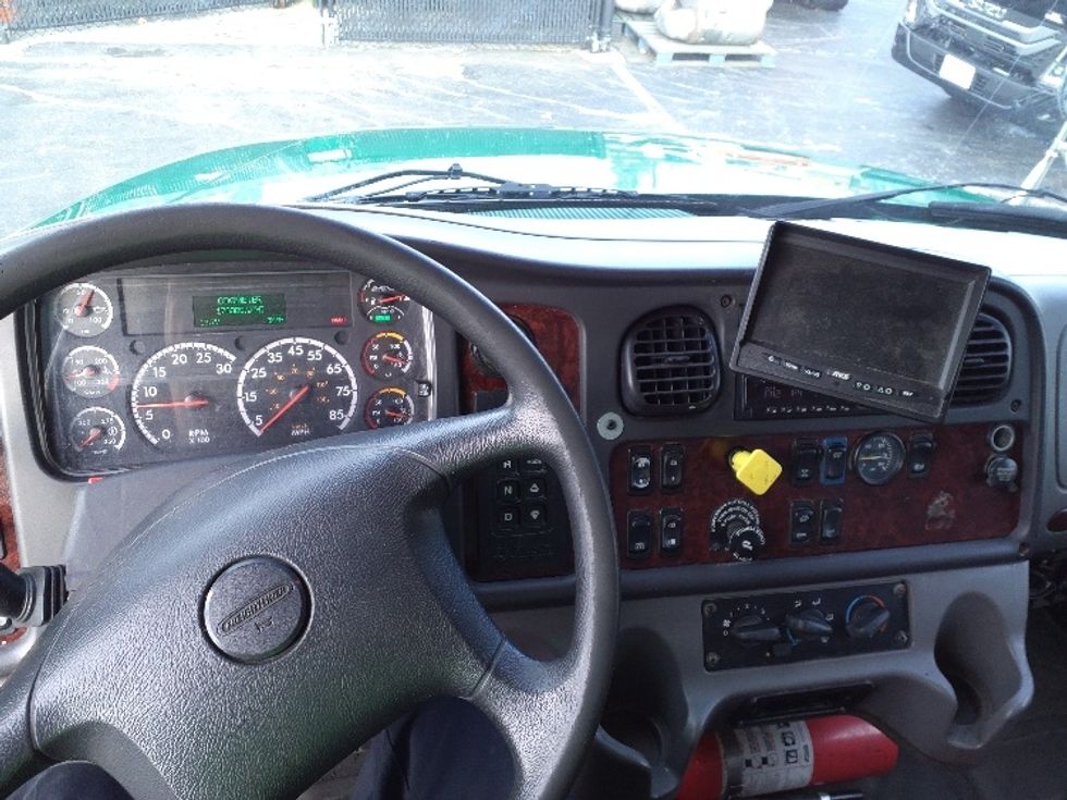 Medium Duty Box Truck-Light and Medium Duty Trucks-Freightliner-2018-M2-Norton-MA-169,750\n\t\tmiles-$ 59,750 - Image 18