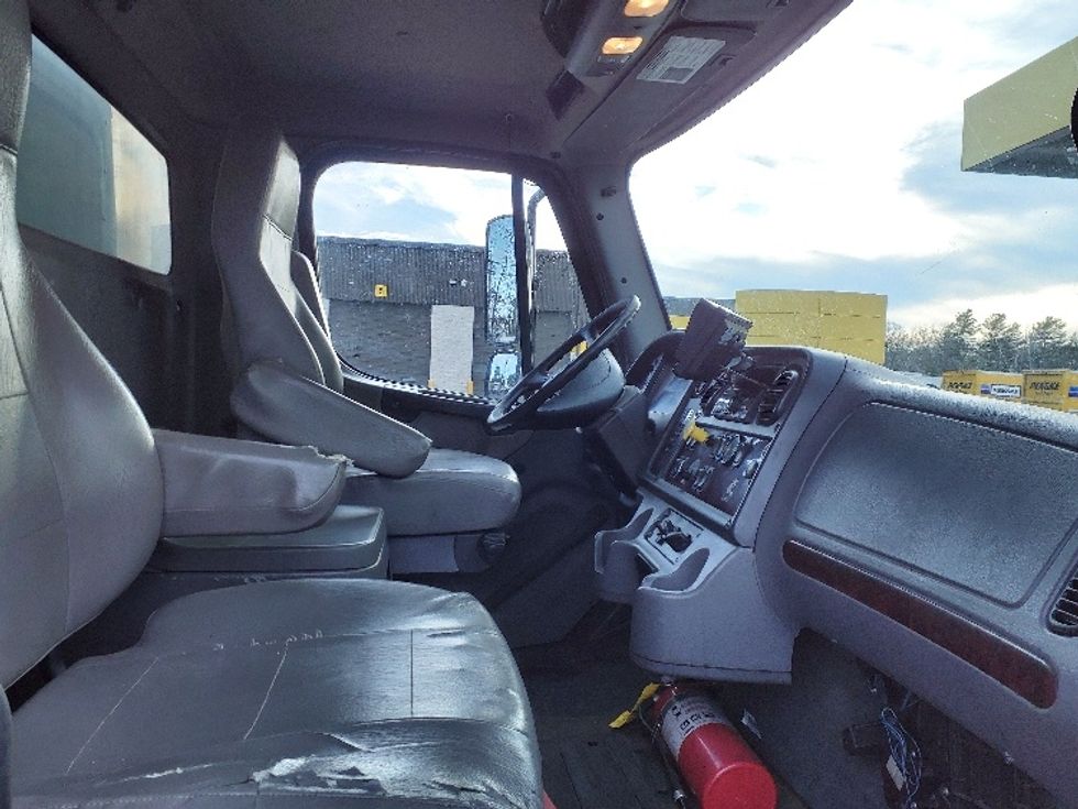 Medium Duty Box Truck-Light and Medium Duty Trucks-Freightliner-2018-M2-Norton-MA-169,750\n\t\tmiles-$ 59,750 - Image 22