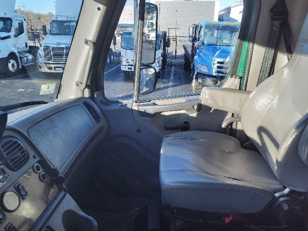 Medium Duty Box Truck-Light and Medium Duty Trucks-Freightliner-2018-M2-Norton-MA-178,479\n\t\tmiles-$ 55,000 - Image 19