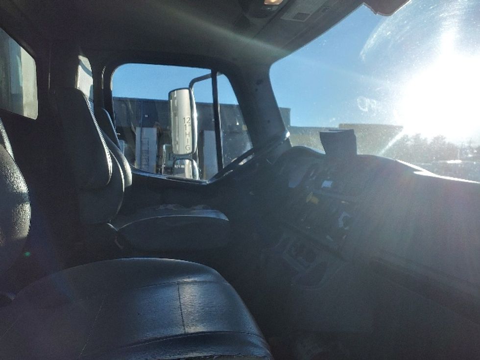 Medium Duty Box Truck-Light and Medium Duty Trucks-Freightliner-2018-M2-Norton-MA-178,479\n\t\tmiles-$ 55,000 - Image 22
