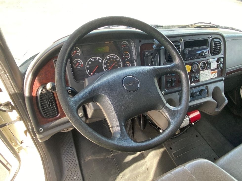 Medium Duty Box Truck-Light and Medium Duty Trucks-Freightliner-2018-M2-Ocala-FL-104,633\n\t\tmiles-$ 56,750 - Image 17