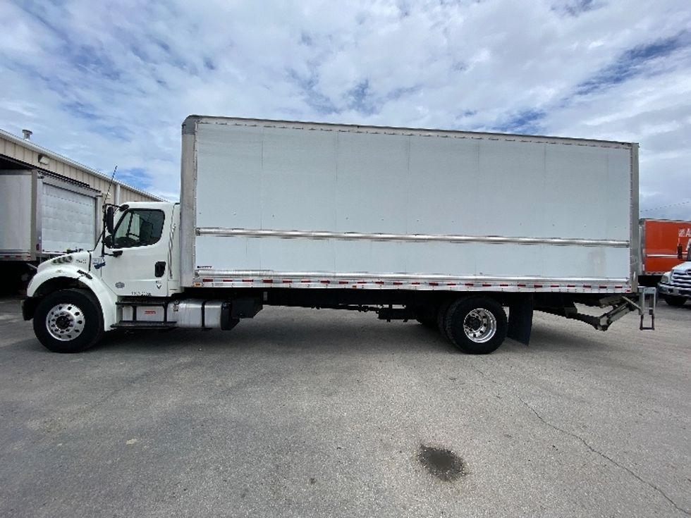 Medium Duty Box Truck-Light and Medium Duty Trucks-Freightliner-2018-M2-Ocala-FL-104,633\n\t\tmiles-$ 56,750 - Image 4
