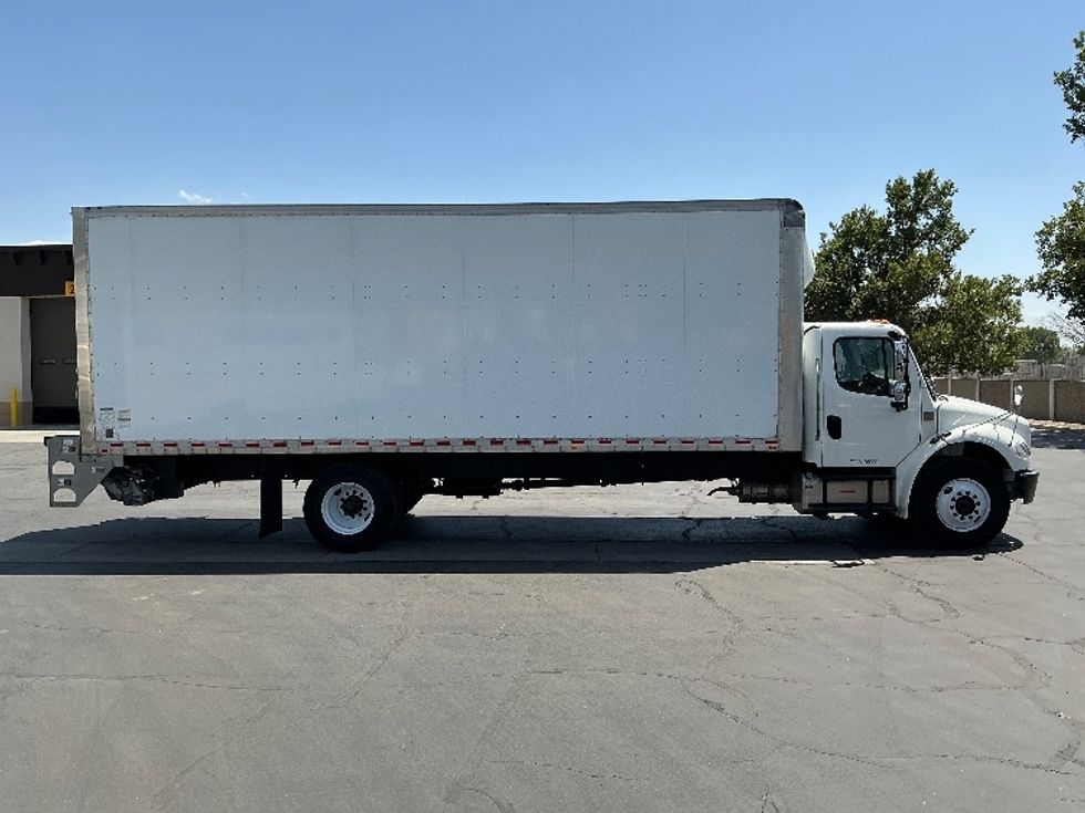 Medium Duty Box Truck-Light and Medium Duty Trucks-Freightliner-2018-M2-Ogden-UT-231,997\n\t\tmiles-$ 42,750 - Image 15