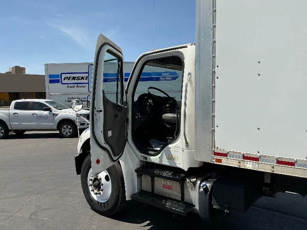 Medium Duty Box Truck-Light and Medium Duty Trucks-Freightliner-2018-M2-Ogden-UT-231,997\n\t\tmiles-$ 42,750 - Image 16