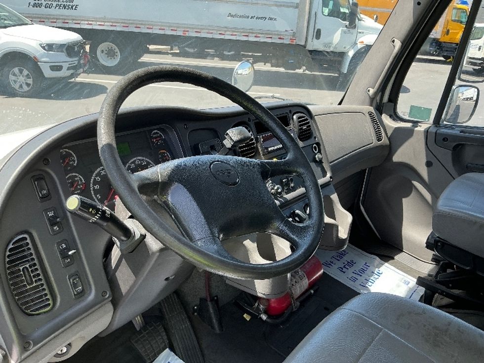 Medium Duty Box Truck-Light and Medium Duty Trucks-Freightliner-2018-M2-Ogden-UT-231,997\n\t\tmiles-$ 42,750 - Image 17