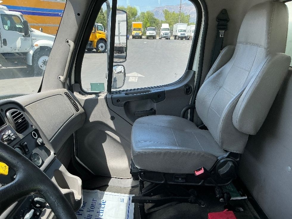 Medium Duty Box Truck-Light and Medium Duty Trucks-Freightliner-2018-M2-Ogden-UT-231,997\n\t\tmiles-$ 42,750 - Image 19
