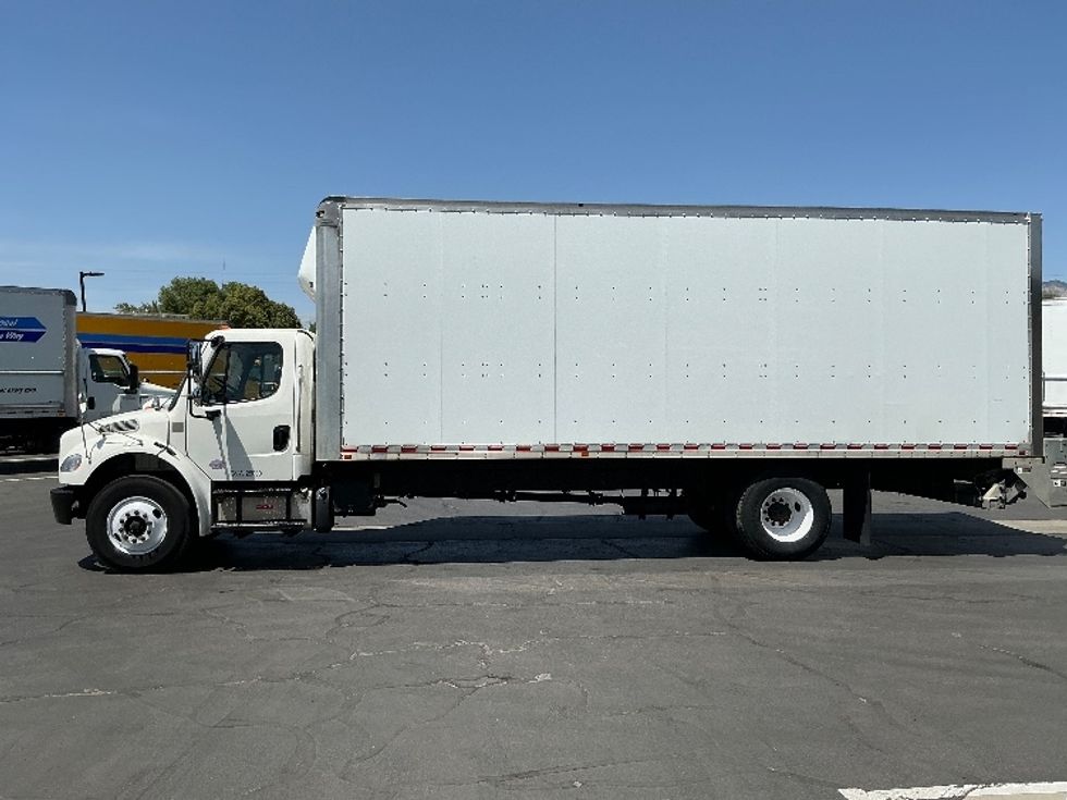 Medium Duty Box Truck-Light and Medium Duty Trucks-Freightliner-2018-M2-Ogden-UT-231,997\n\t\tmiles-$ 42,750 - Image 4