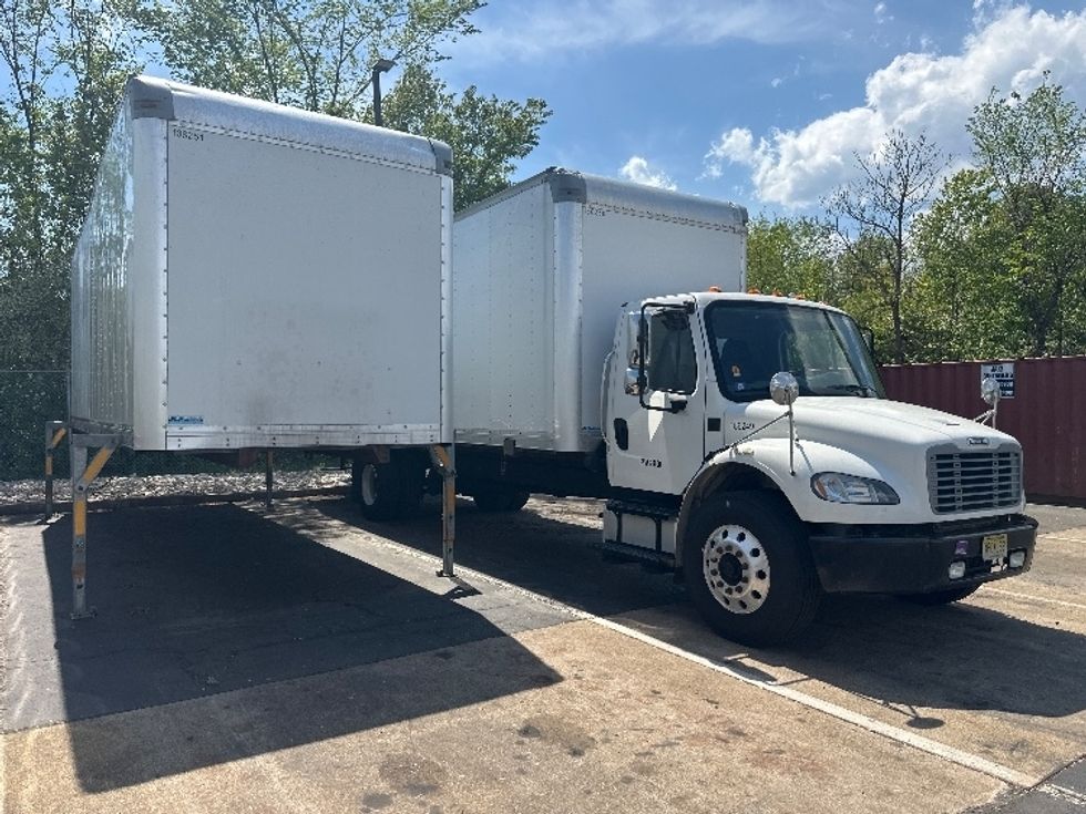 Medium Duty Box Truck-Light and Medium Duty Trucks-Freightliner-2018-M2-Parsippany-NJ-338,630\n\t\tmiles-$ 35,000 - Image 1