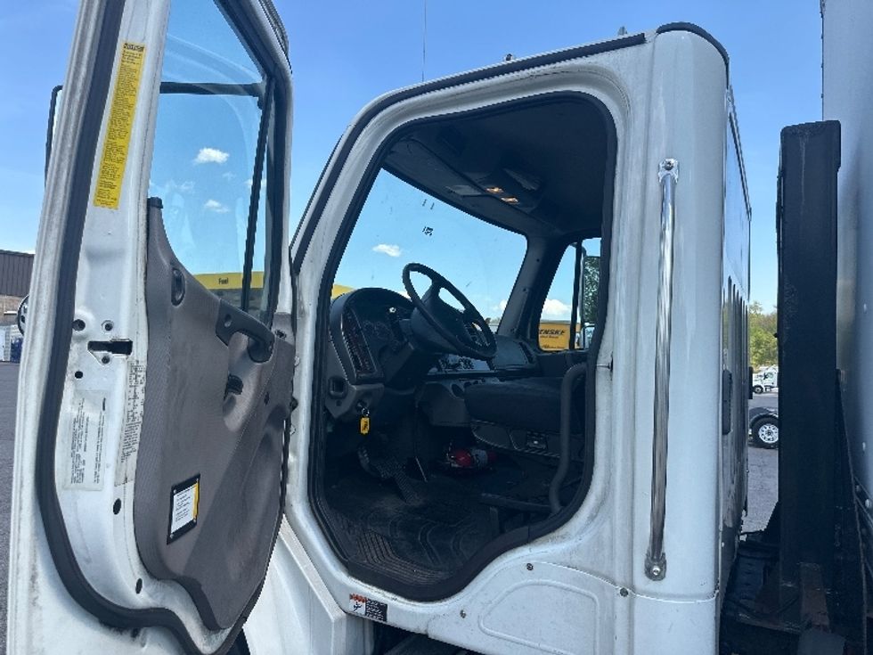 Medium Duty Box Truck-Light and Medium Duty Trucks-Freightliner-2018-M2-Parsippany-NJ-338,630\n\t\tmiles-$ 35,000 - Image 15