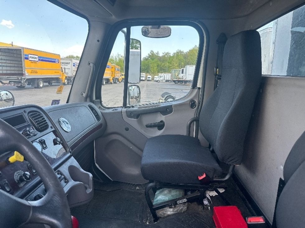 Medium Duty Box Truck-Light and Medium Duty Trucks-Freightliner-2018-M2-Parsippany-NJ-338,630\n\t\tmiles-$ 35,000 - Image 18
