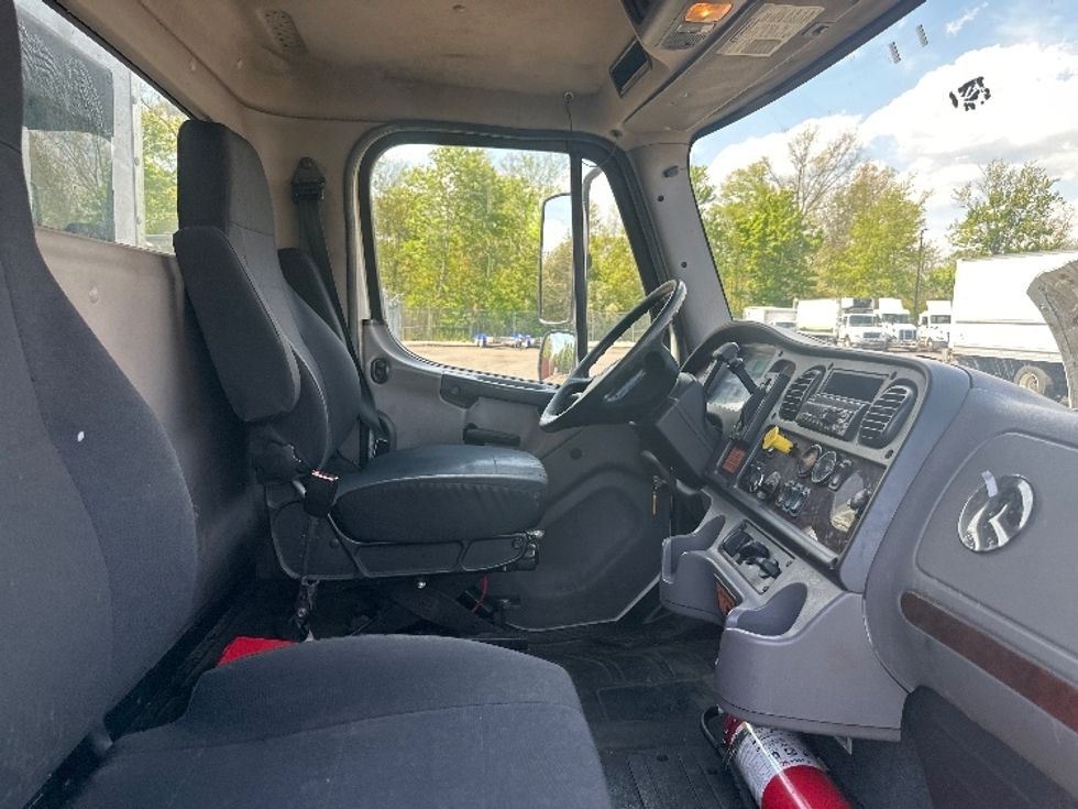 Medium Duty Box Truck-Light and Medium Duty Trucks-Freightliner-2018-M2-Parsippany-NJ-338,630\n\t\tmiles-$ 35,000 - Image 20