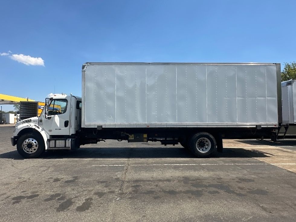 Medium Duty Box Truck-Light and Medium Duty Trucks-Freightliner-2018-M2-Parsippany-NJ-338,630\n\t\tmiles-$ 35,000 - Image 4