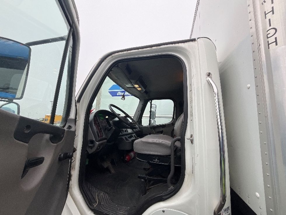 Medium Duty Box Truck-Light and Medium Duty Trucks-Freightliner-2018-M2-Pasco-WA-153,738\n\t\tmiles-$ 49,250 - Image 16