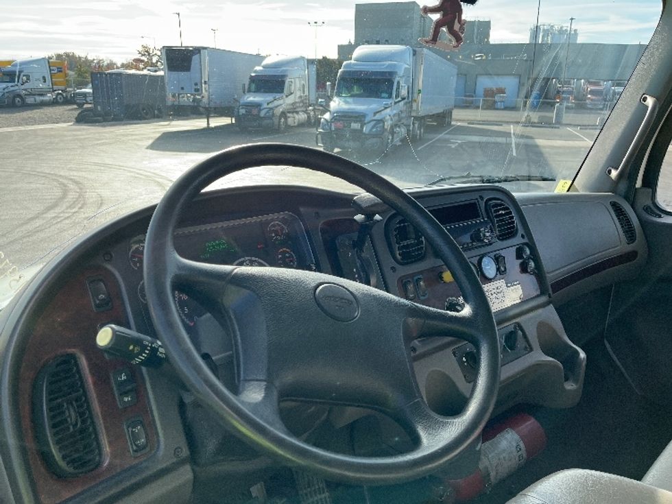 Medium Duty Box Truck-Light and Medium Duty Trucks-Freightliner-2018-M2-Pasco-WA-153,738\n\t\tmiles-$ 49,250 - Image 17