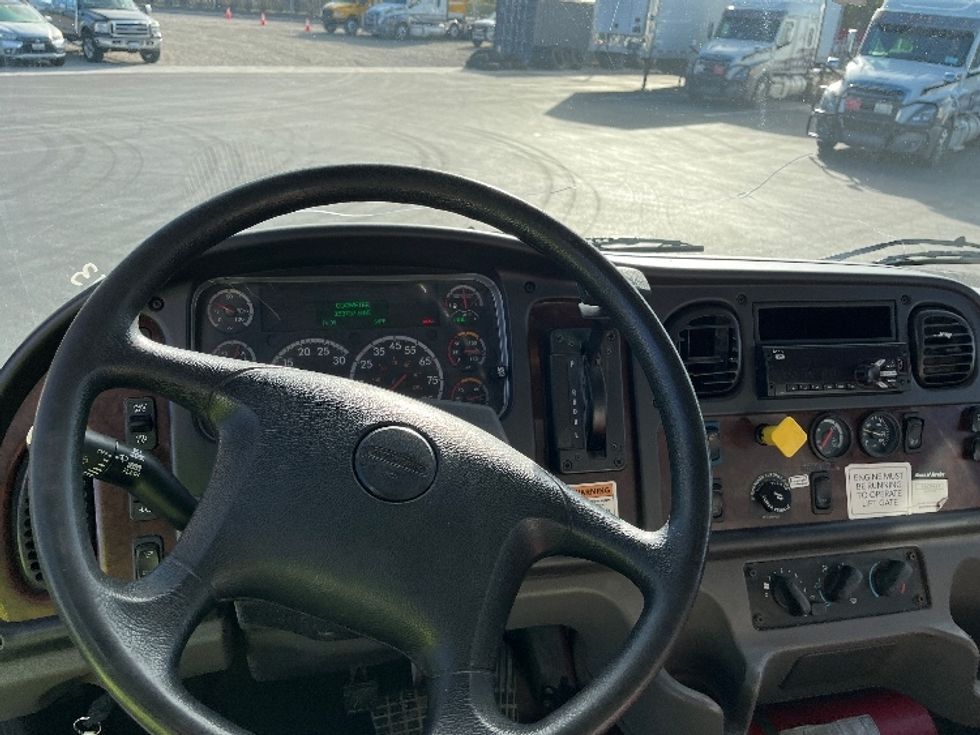 Medium Duty Box Truck-Light and Medium Duty Trucks-Freightliner-2018-M2-Pasco-WA-153,738\n\t\tmiles-$ 49,250 - Image 18
