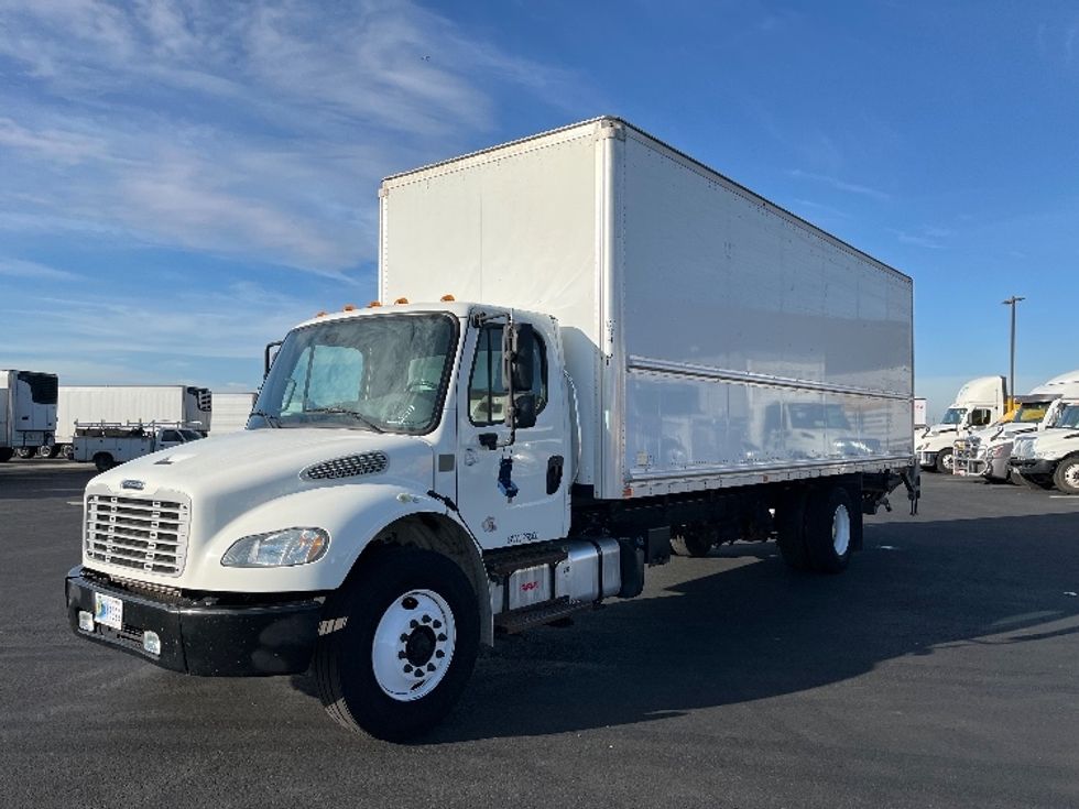 Medium Duty Box Truck-Light and Medium Duty Trucks-Freightliner-2018-M2-Pasco-WA-153,738\n\t\tmiles-$ 49,250 - Image 3