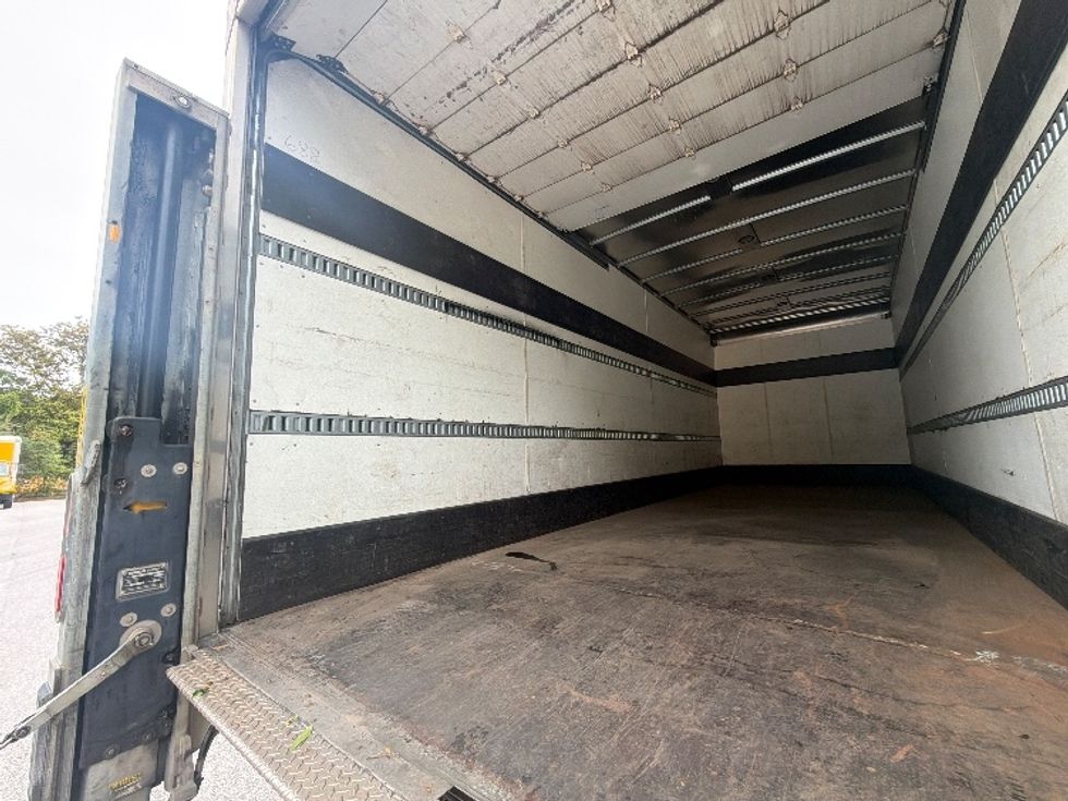 Medium Duty Box Truck-Light and Medium Duty Trucks-Freightliner-2018-M2-Pensacola-FL-127,125\n\t\tmiles-$ 53,000 - Image 11