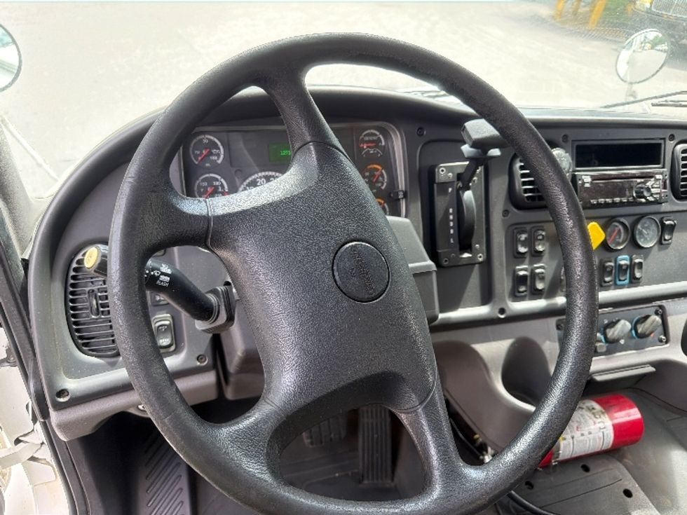 Medium Duty Box Truck-Light and Medium Duty Trucks-Freightliner-2018-M2-Pensacola-FL-127,125\n\t\tmiles-$ 53,000 - Image 16