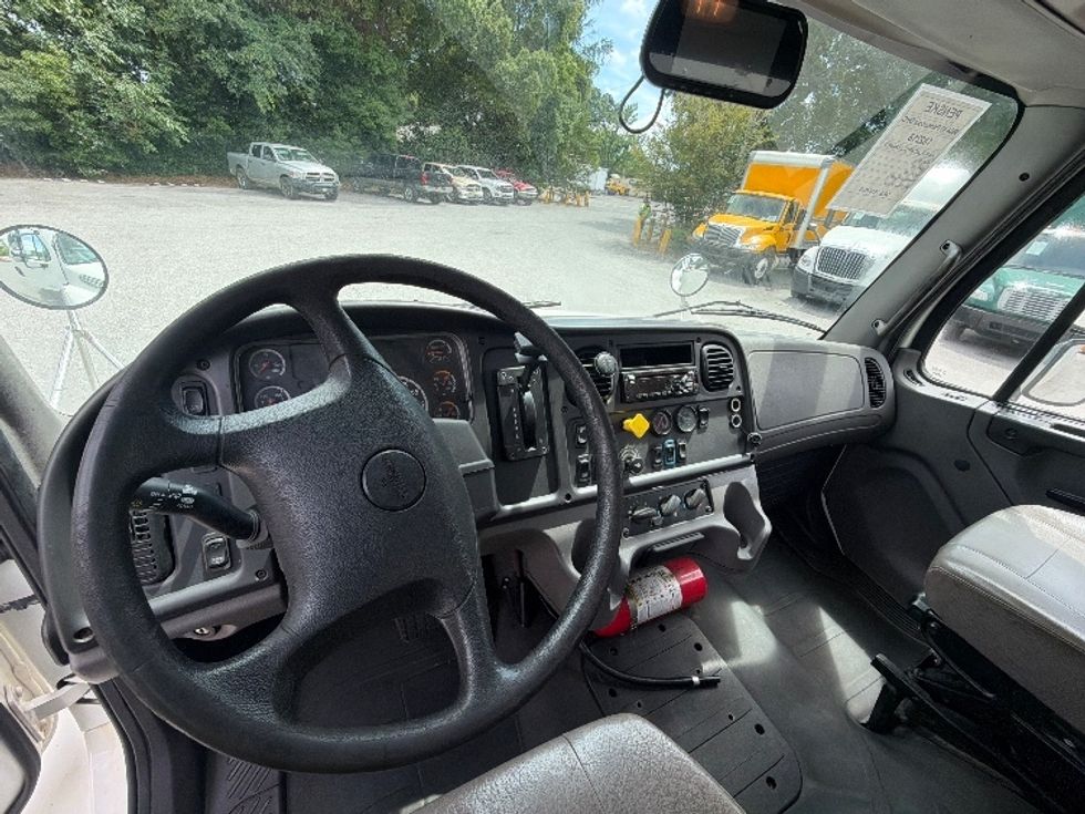 Medium Duty Box Truck-Light and Medium Duty Trucks-Freightliner-2018-M2-Pensacola-FL-127,125\n\t\tmiles-$ 53,000 - Image 17