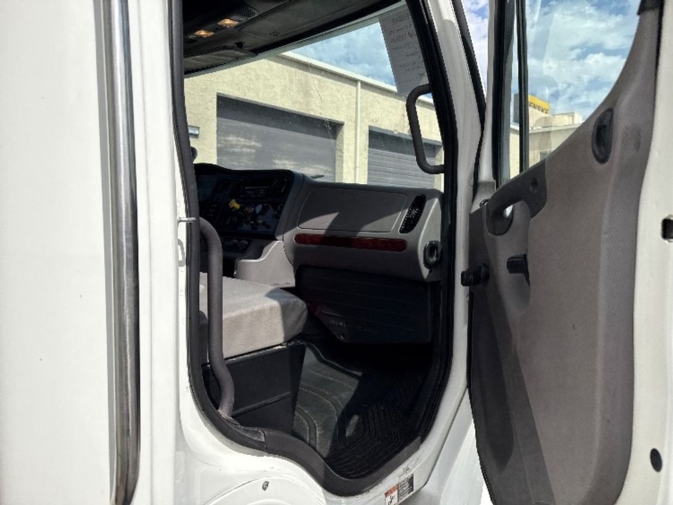 Medium Duty Box Truck-Light and Medium Duty Trucks-Freightliner-2018-M2-Phoenix-AZ-146,830\n\t\tmiles-$ 48,250 - Image 20