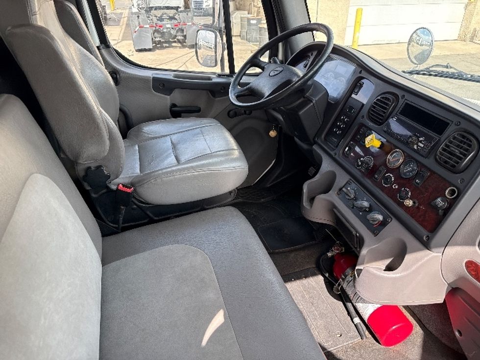 Medium Duty Box Truck-Light and Medium Duty Trucks-Freightliner-2018-M2-Phoenix-AZ-146,830\n\t\tmiles-$ 48,250 - Image 22