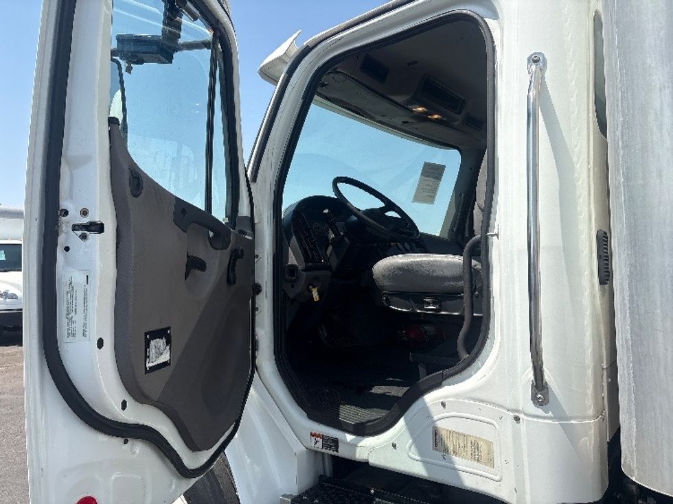 Medium Duty Box Truck-Light and Medium Duty Trucks-Freightliner-2018-M2-Phoenix-AZ-149,353\n\t\tmiles-$ 48,000 - Image 16