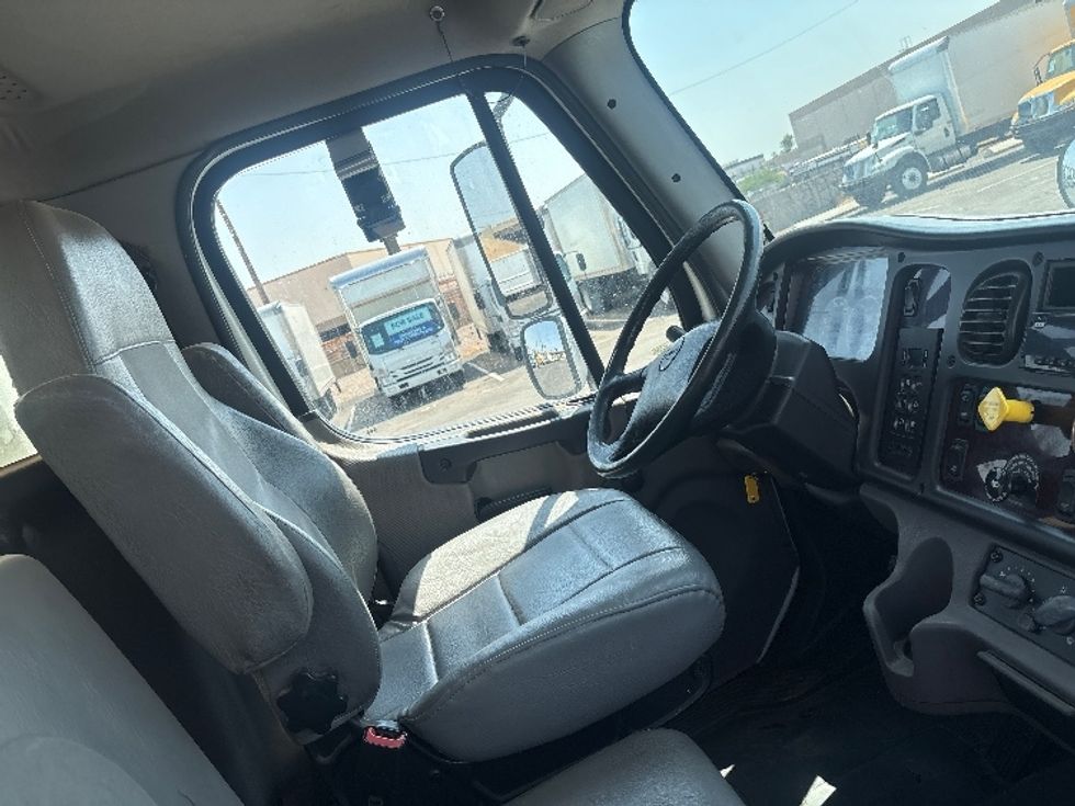 Medium Duty Box Truck-Light and Medium Duty Trucks-Freightliner-2018-M2-Phoenix-AZ-149,353\n\t\tmiles-$ 48,000 - Image 22