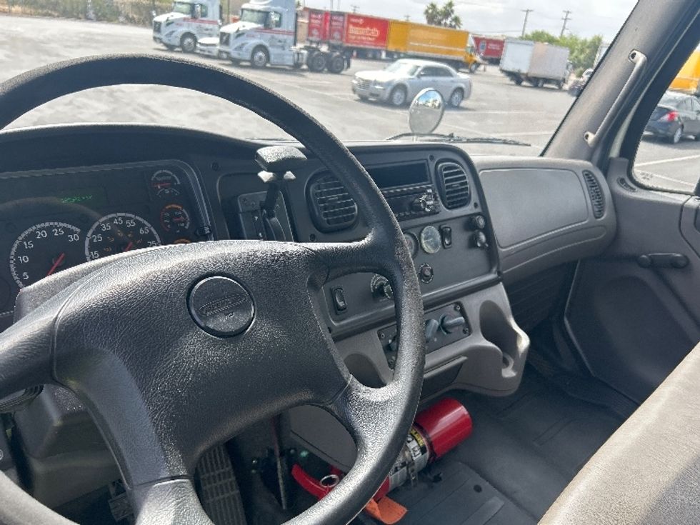 Medium Duty Box Truck-Light and Medium Duty Trucks-Freightliner-2018-M2-Phoenix-AZ-188,662\n\t\tmiles-$ 48,750 - Image 18