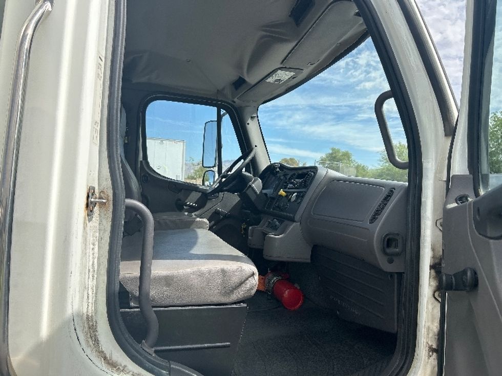 Medium Duty Box Truck-Light and Medium Duty Trucks-Freightliner-2018-M2-Phoenix-AZ-188,662\n\t\tmiles-$ 48,750 - Image 20