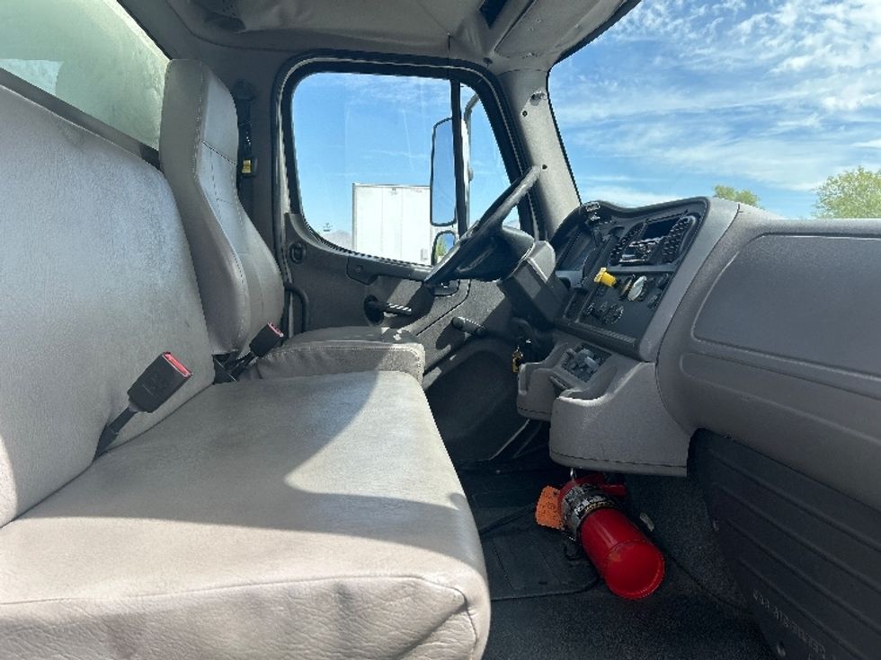 Medium Duty Box Truck-Light and Medium Duty Trucks-Freightliner-2018-M2-Phoenix-AZ-188,662\n\t\tmiles-$ 48,750 - Image 22