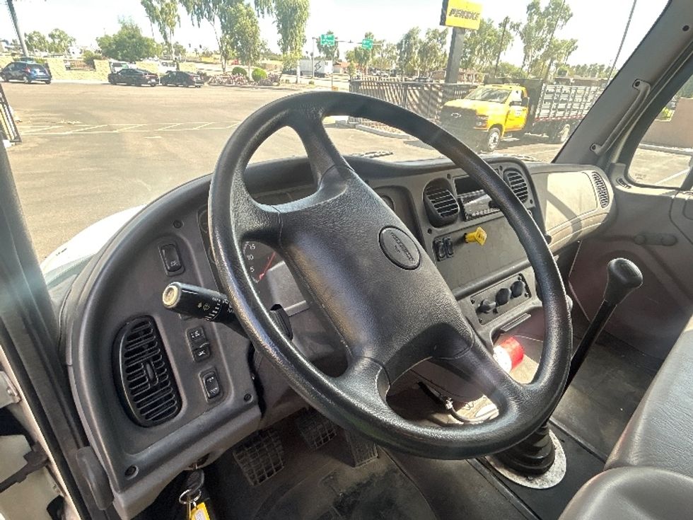 Medium Duty Box Truck-Light and Medium Duty Trucks-Freightliner-2018-M2-Phoenix-AZ-80,691\n\t\tmiles-$ 42,750 - Image 17