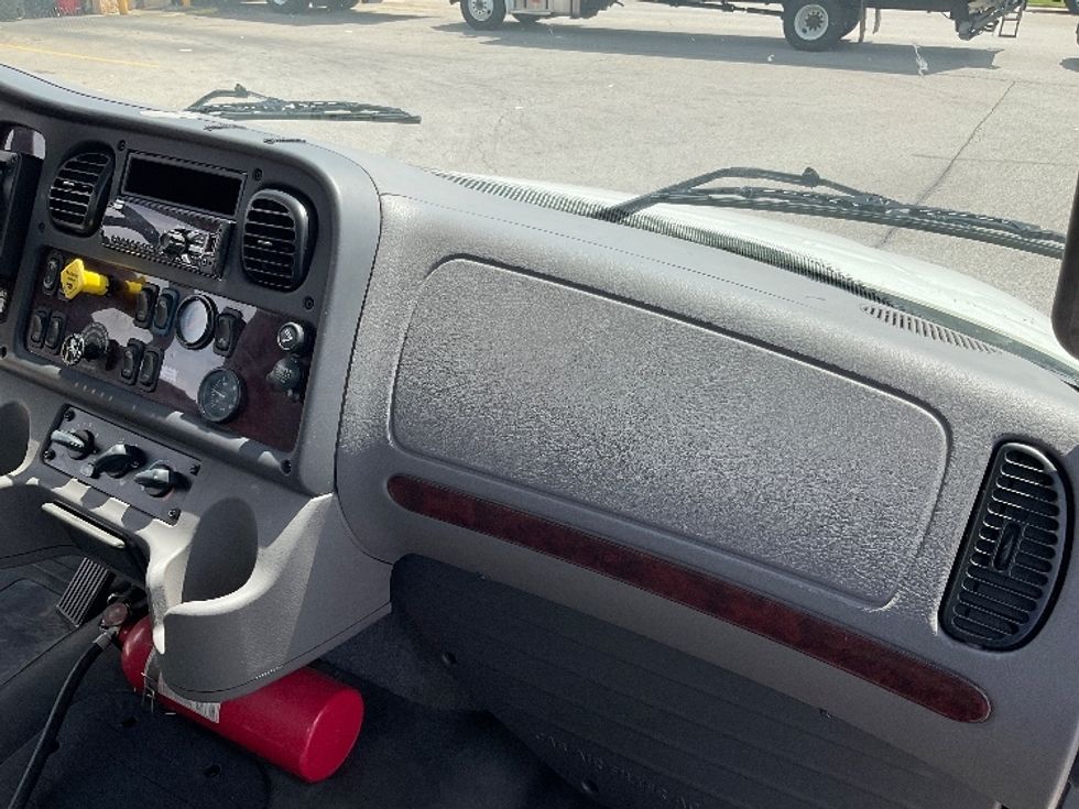 Medium Duty Box Truck-Light and Medium Duty Trucks-Freightliner-2018-M2-Piqua-OH-118,921\n\t\tmiles-$ 56,500 - Image 21