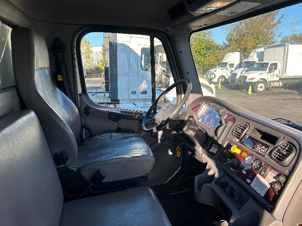Medium Duty Box Truck-Light and Medium Duty Trucks-Freightliner-2018-M2-Plymouth-MI-244,236\n\t\tmiles-$ 35,250 - Image 22