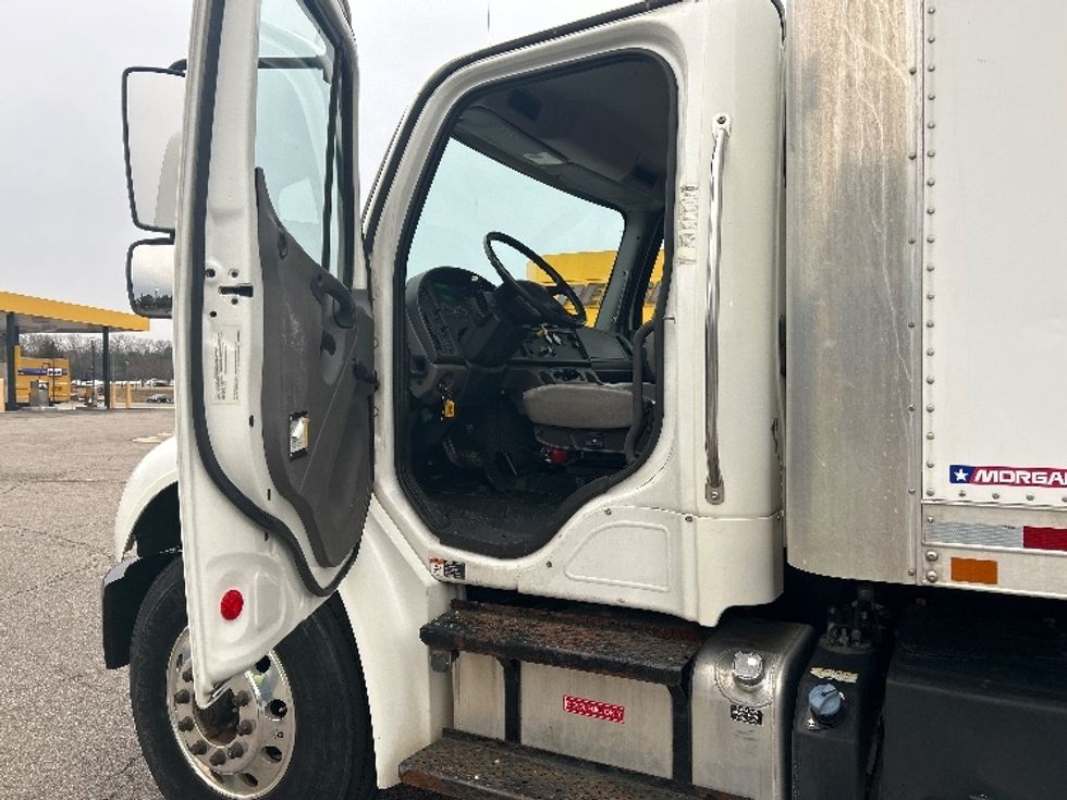 Medium Duty Box Truck-Light and Medium Duty Trucks-Freightliner-2018-M2-Prince George-VA-101,928\n\t\tmiles-$ 64,500 - Image 13