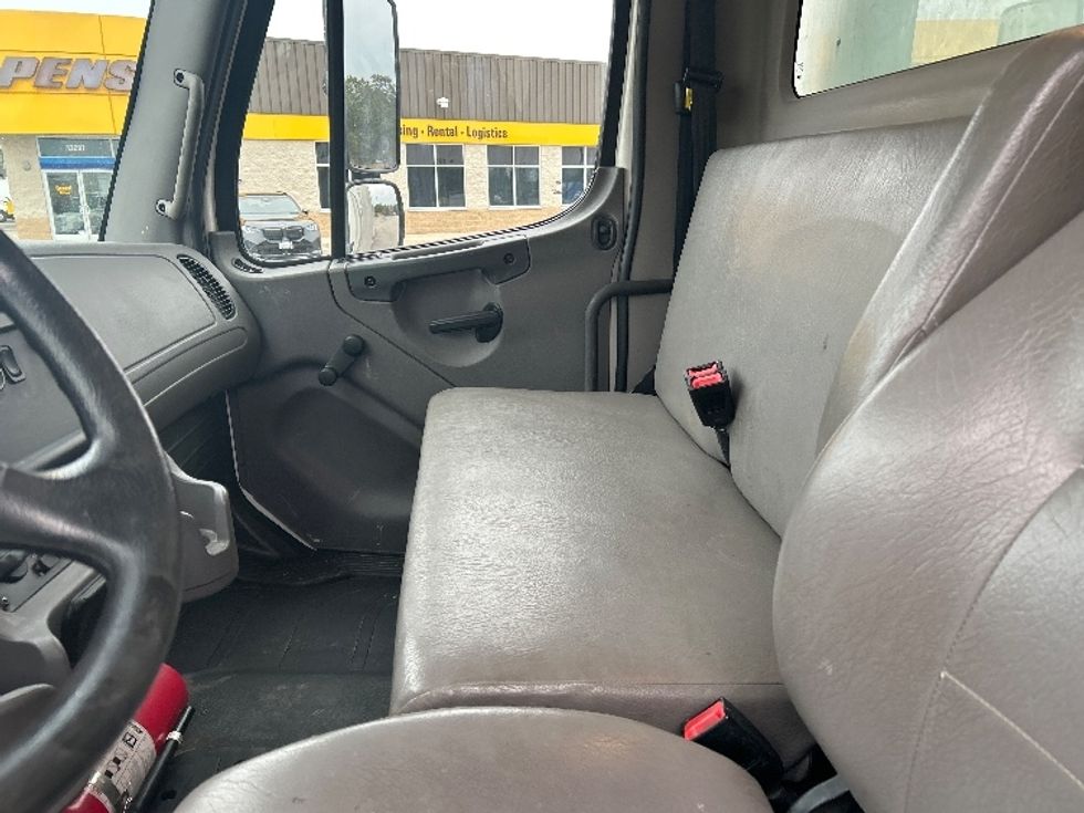 Medium Duty Box Truck-Light and Medium Duty Trucks-Freightliner-2018-M2-Prince George-VA-101,928\n\t\tmiles-$ 64,500 - Image 16