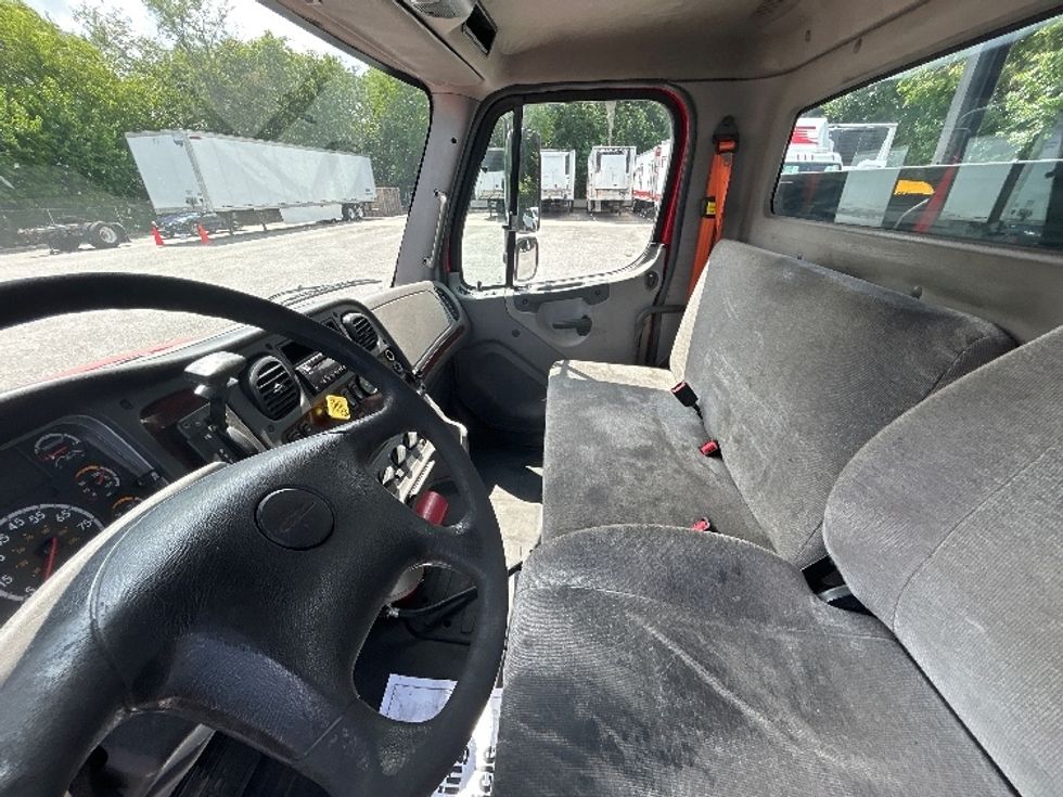 Medium Duty Box Truck-Light and Medium Duty Trucks-Freightliner-2018-M2-Prince George-VA-329,240\n\t\tmiles-$ 20,250 - Image 18