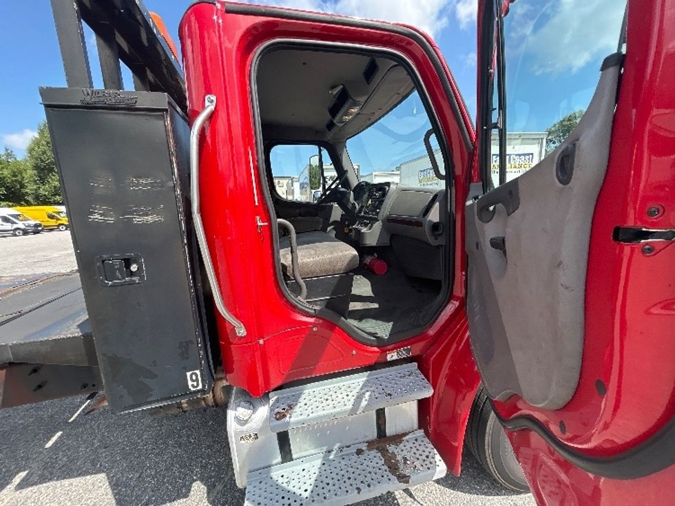 Medium Duty Box Truck-Light and Medium Duty Trucks-Freightliner-2018-M2-Prince George-VA-329,240\n\t\tmiles-$ 20,250 - Image 19